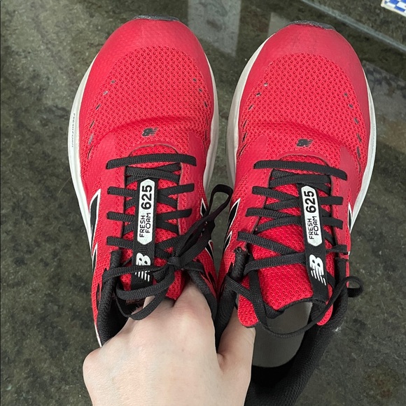 New Balance Gym Shoes Running Shoes Fresh Foam 625 Boys 6 - Picture 4 of 7